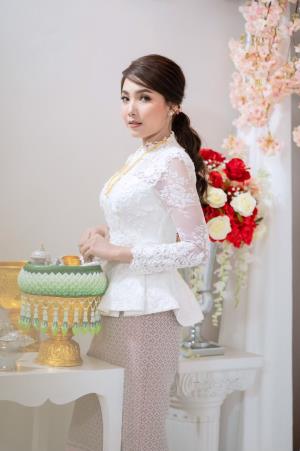 ชุดไทยเจ้าสาว ชุดไทยจักรพรรดิ์ เช่าที่แบมบี้ เวดดิ้ง ห้วยขวาง
